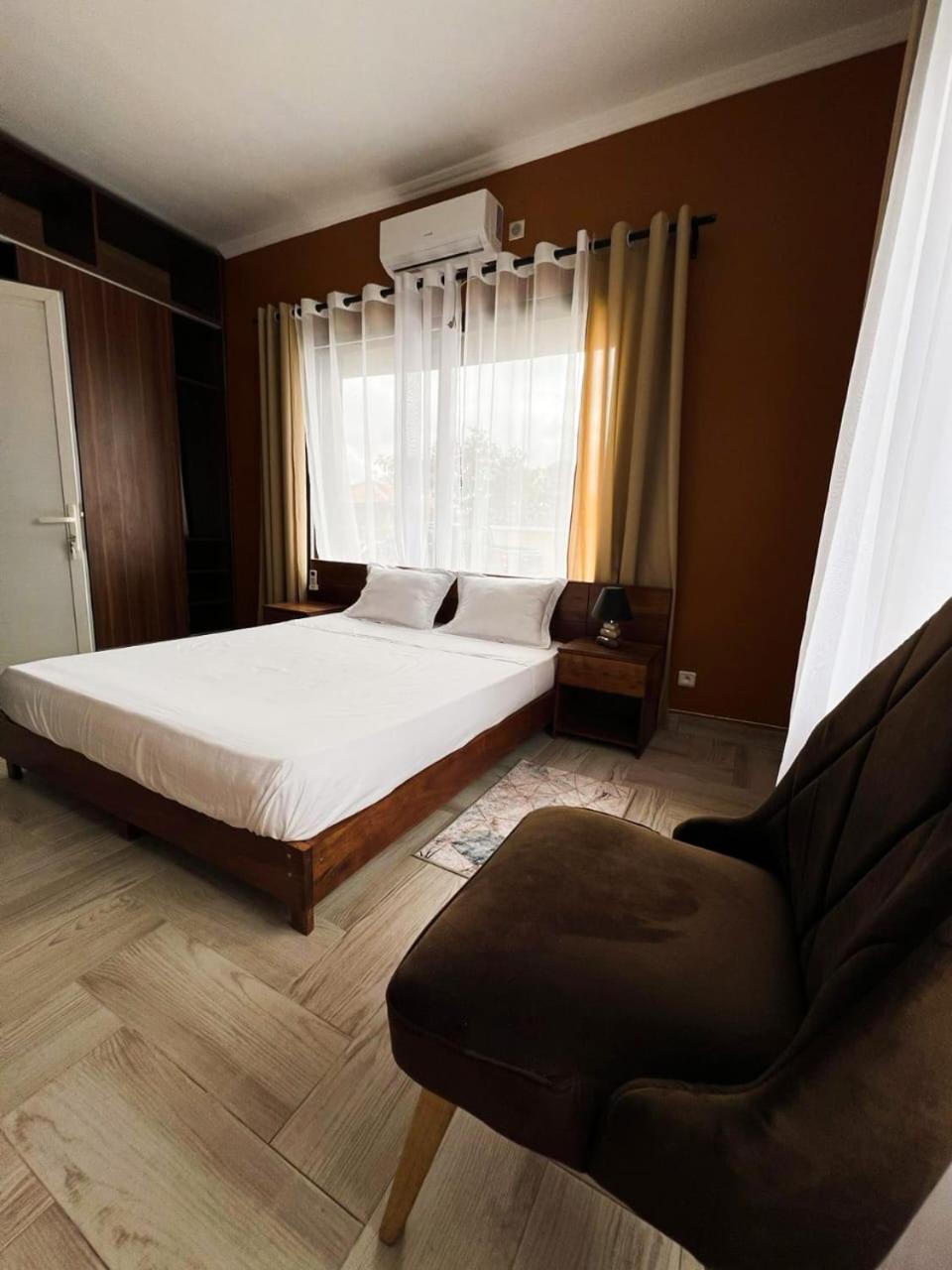 Guest House Nohfy อันตานานารีโว ภายนอก รูปภาพ